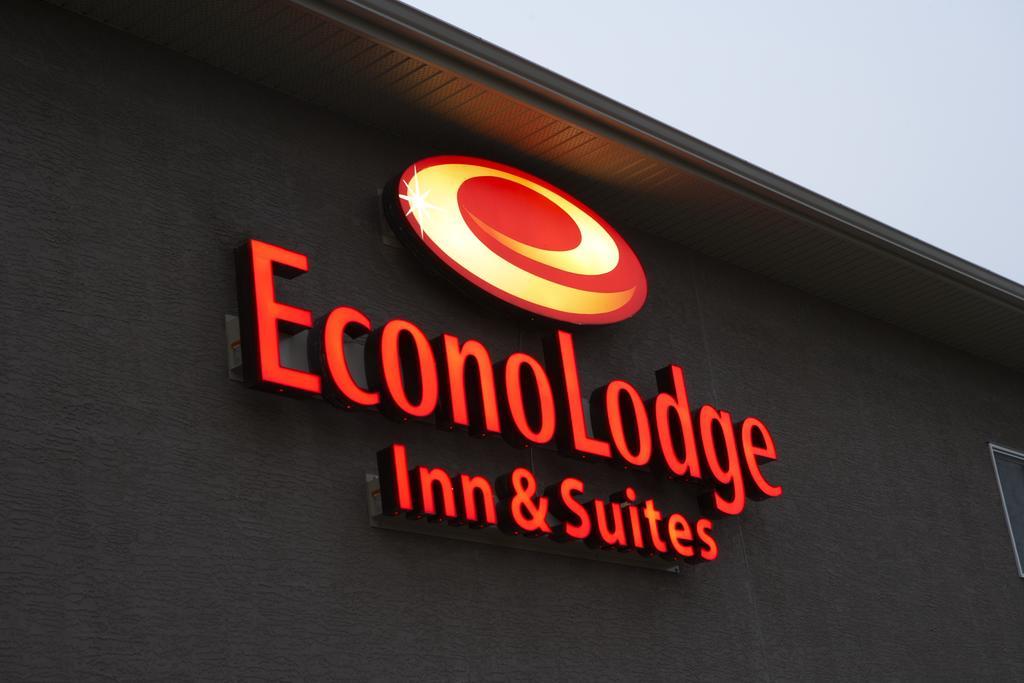 Econo Lodge Inn & Suites Innisfail Dış mekan fotoğraf