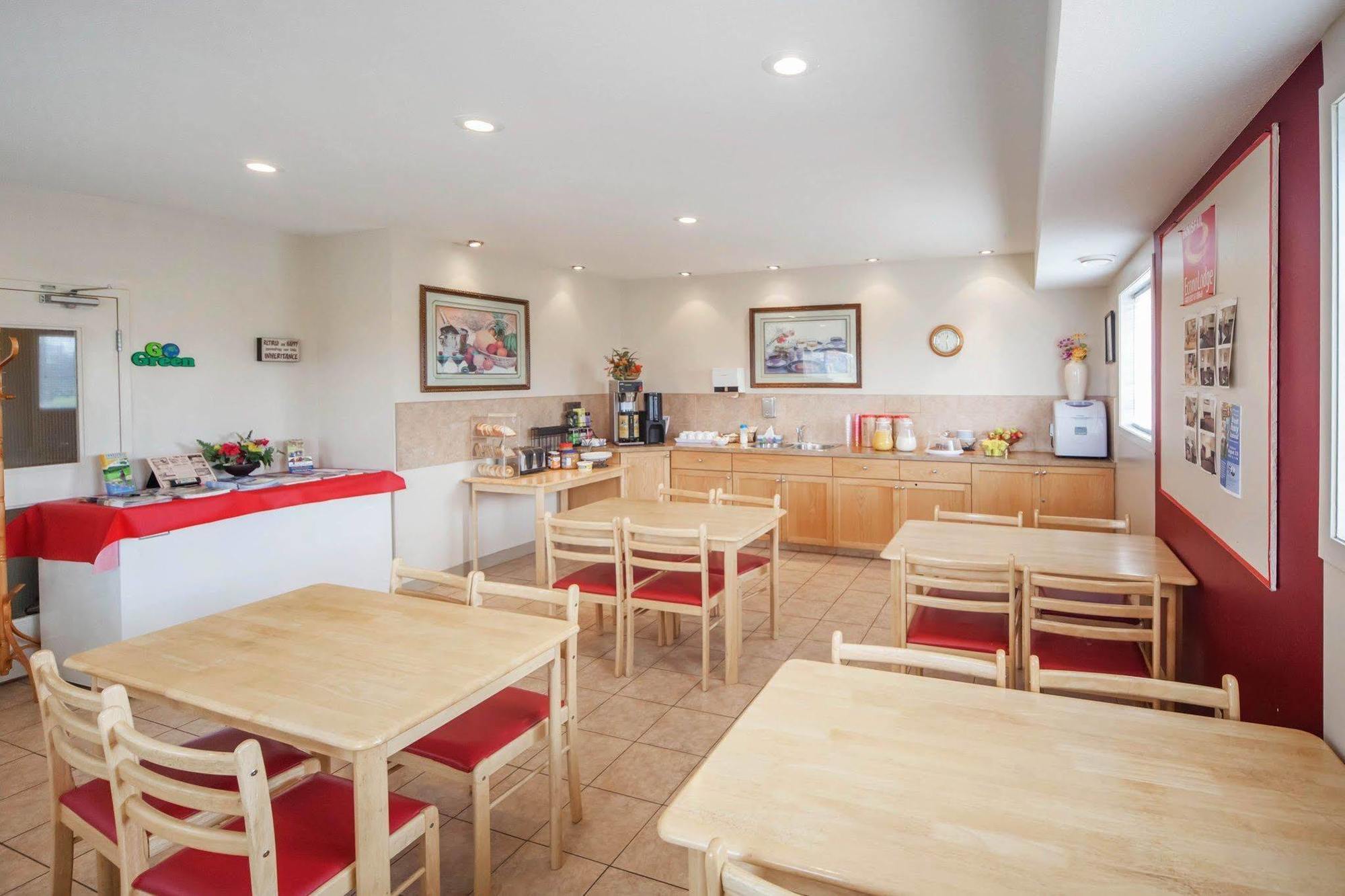 Econo Lodge Inn & Suites Innisfail Dış mekan fotoğraf